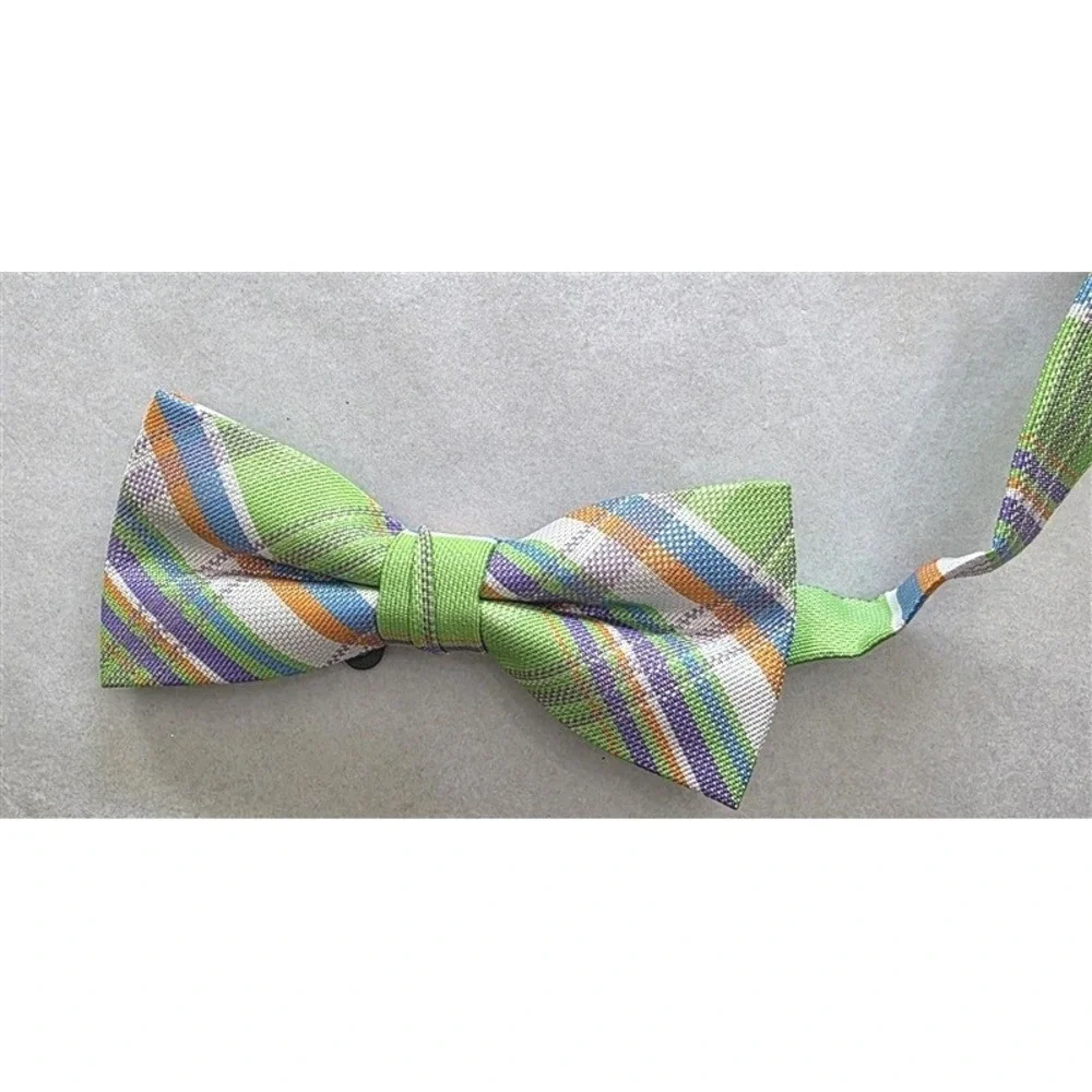 NWT Izod Boy's Pre-Tied Bow Tie Green Plaid Adjustable Classic Style 125777